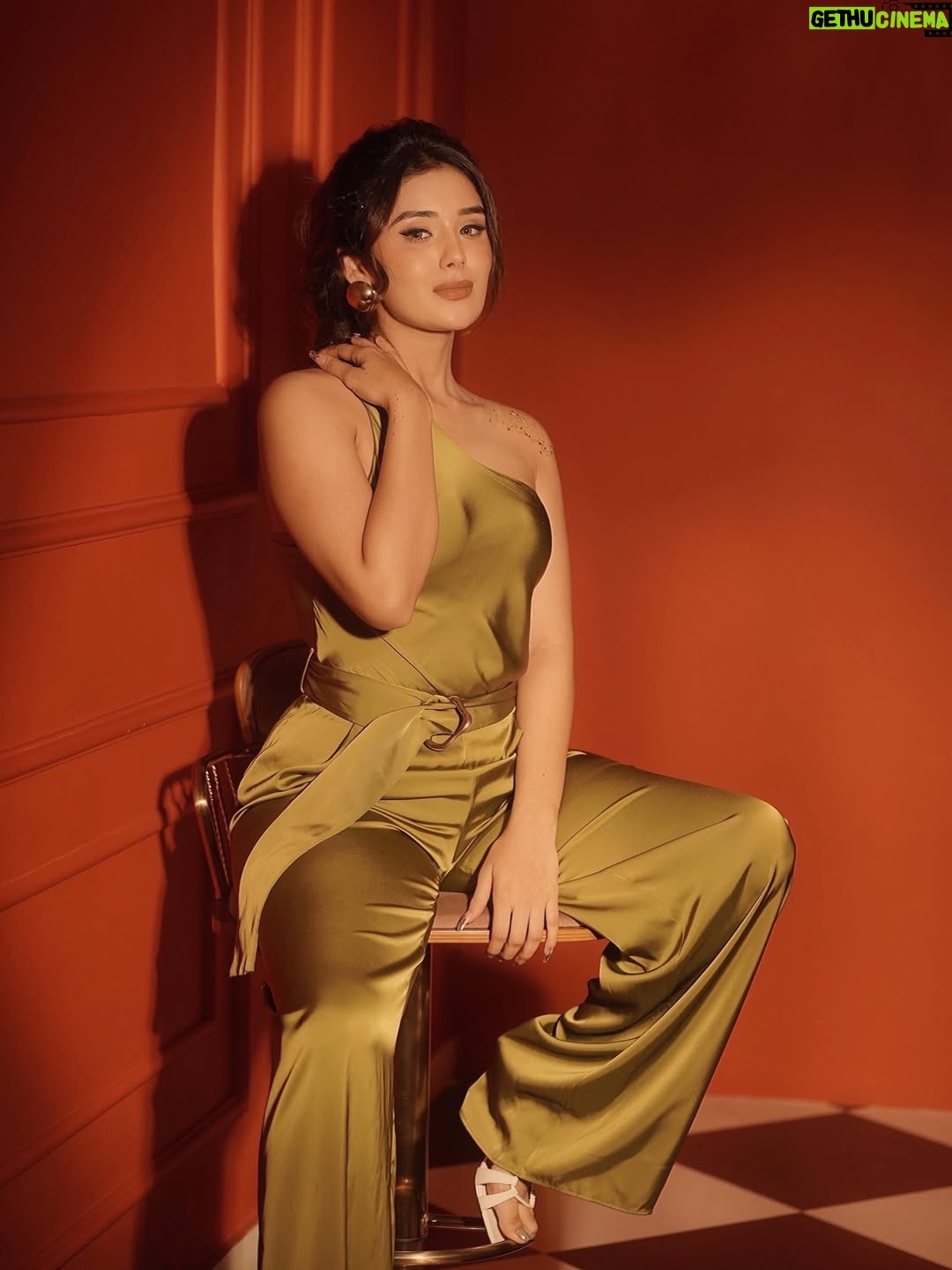 Saloni Sandhu - 27.4K Likes - 📸🤍✨
.
.
.
.
Concept: @nehaadhvikmahajan
HMU: @imuseacademy students
Studio: @studioimuse