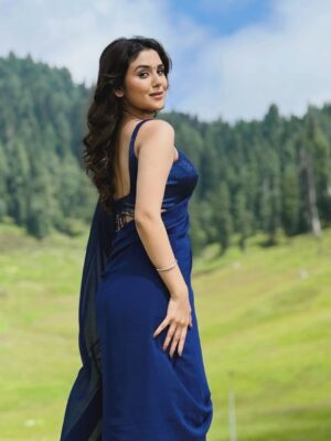 Saloni Sandhu Instagram - 🏔️✨❤️
.
.
#gulmargdiaries
