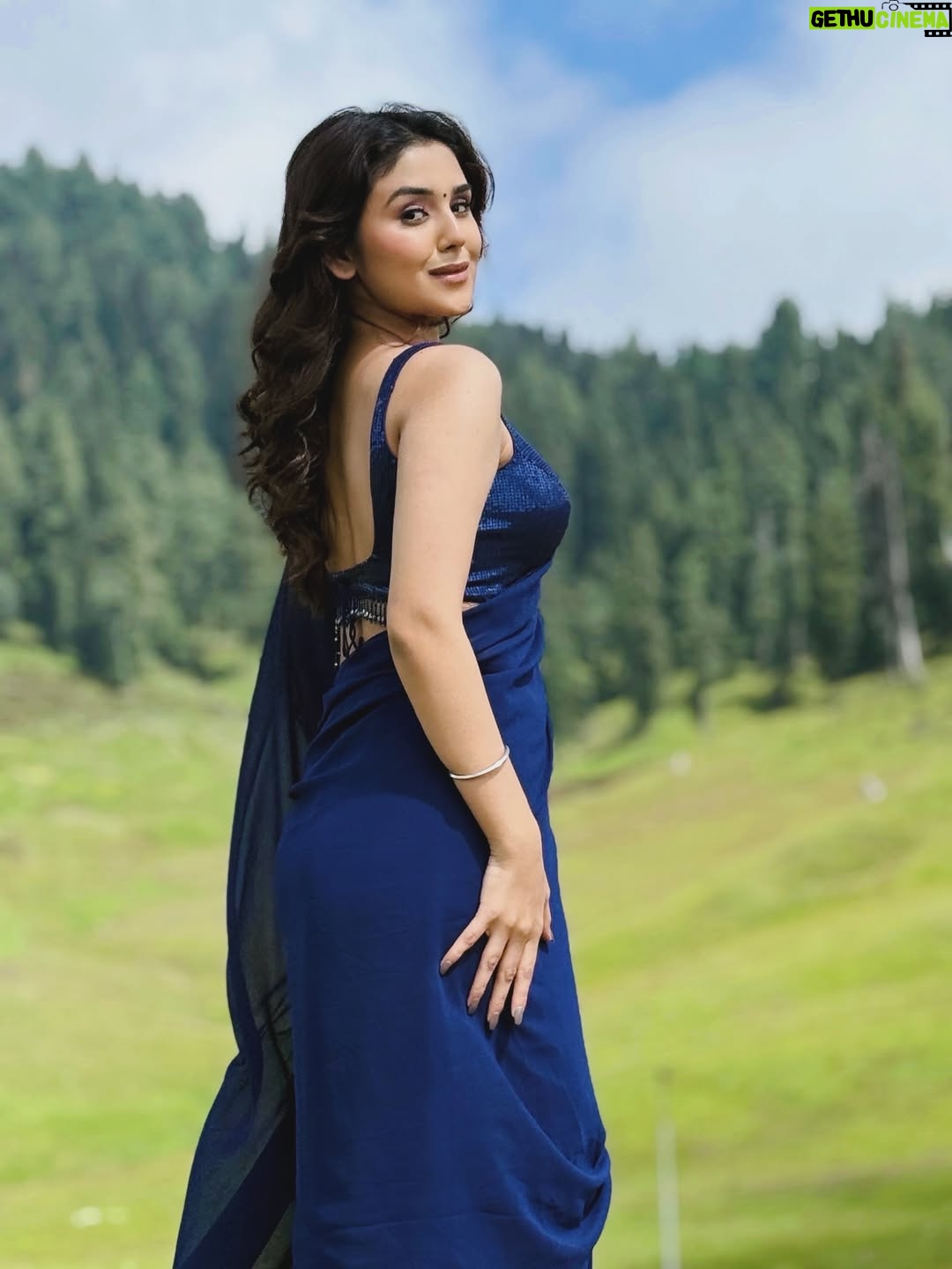 Saloni Sandhu - 118.9K Likes - 🏔️✨❤️
.
.
#gulmargdiaries