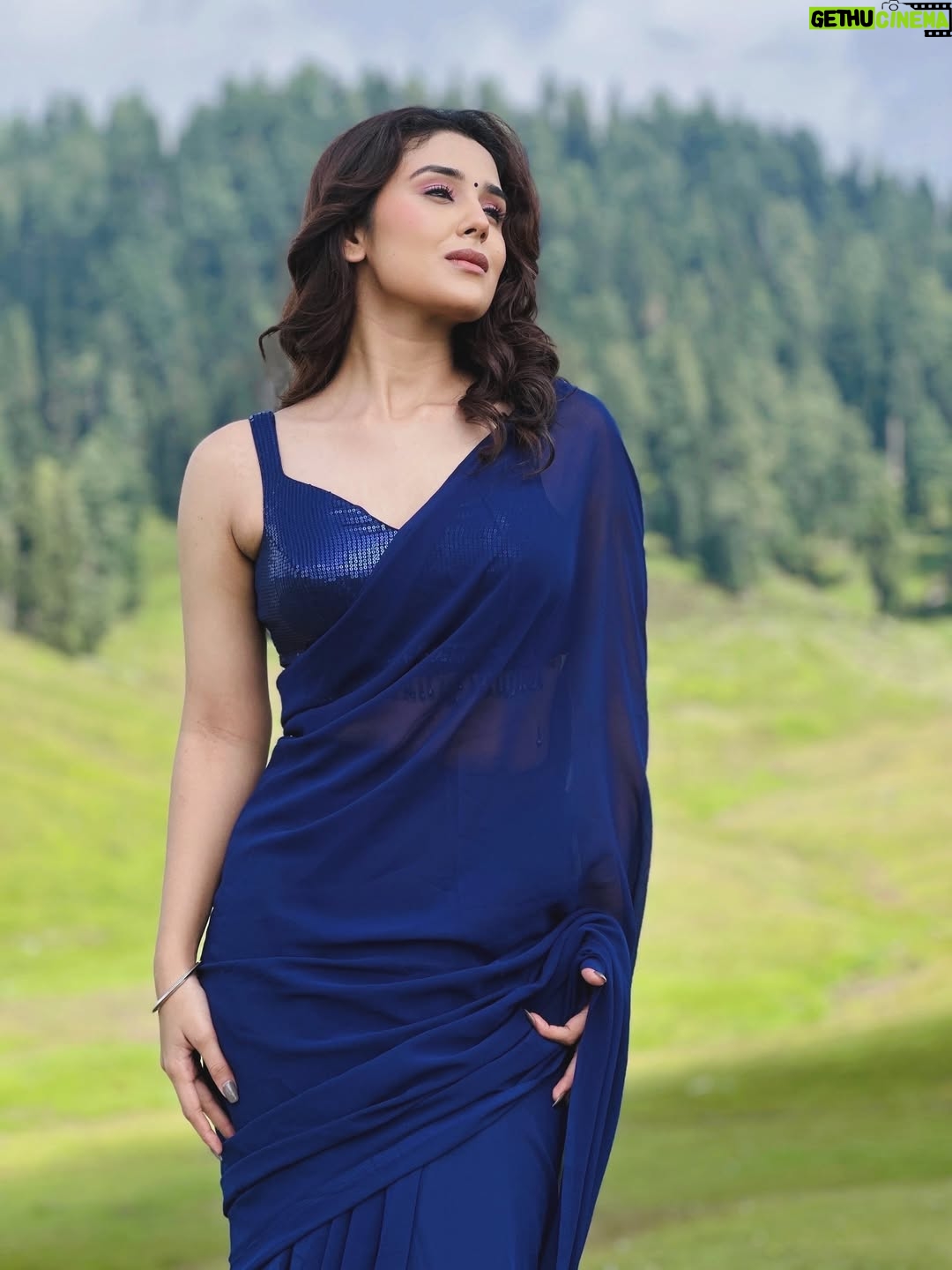 Saloni Sandhu - 118.9K Likes - 🏔️✨❤️
.
.
#gulmargdiaries