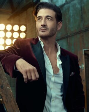 Samantha Barks Instagram - THIS IS THE MOMENT YOU’VE WAITED FOR… 

Oliver Tompsett and Samantha Barks are set to star in the world premiere stage adaptation of The Greatest Showman next year! They’ll be joined by Ben Joyce, Lorna Courtney, Malinda Parris and more -  tap the link in our bio for all the big top details.

📸 Sebastian Nevols | ©20th Century Studios

#TheGreatestShowman #Musical #Theatre #WhatsOnStage #SamanthaBarks #OliverTompsett