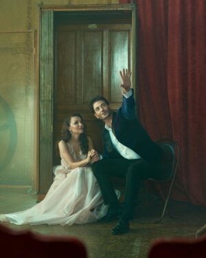 Samantha Barks Instagram - THIS IS THE MOMENT YOU’VE WAITED FOR… 

Oliver Tompsett and Samantha Barks are set to star in the world premiere stage adaptation of The Greatest Showman next year! They’ll be joined by Ben Joyce, Lorna Courtney, Malinda Parris and more -  tap the link in our bio for all the big top details.

📸 Sebastian Nevols | ©20th Century Studios

#TheGreatestShowman #Musical #Theatre #WhatsOnStage #SamanthaBarks #OliverTompsett