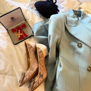 Samantha Morton Instagram - Deepest gratitude to everyone who supported me on what was a great honour and a very emotional day. Thank you to @stellamccartney for the wonderful suit, @manoloblahnik for the glorious shoes and @racheltrevormorgan for the beautiful hat to top it all off. Thank you also to my dear friend @karenclarkson for your amazing work bringing it all together. 🦋🦋🦋