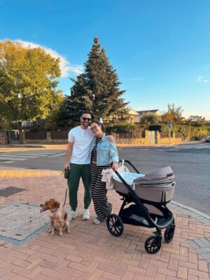 Sandra Díaz Arcas Instagram - La semana más especial de mi vida 💕🐣🐶

(La última foto 🥹)