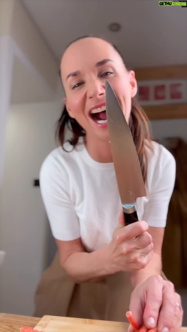 Sandra Nováková - 4.9K Likes - Není nad domácí zmrzlinu🍦🍨 Jen ty ingredience musíme ještě trochu vychytat🤣🙈 Každopádně tu pro vás mám slevu 30% na vše nezlevněné od Sencor. Stačí zadat kód SANDRA30 
Tak chutné a veselé🎄🎁 @sencor.cz
