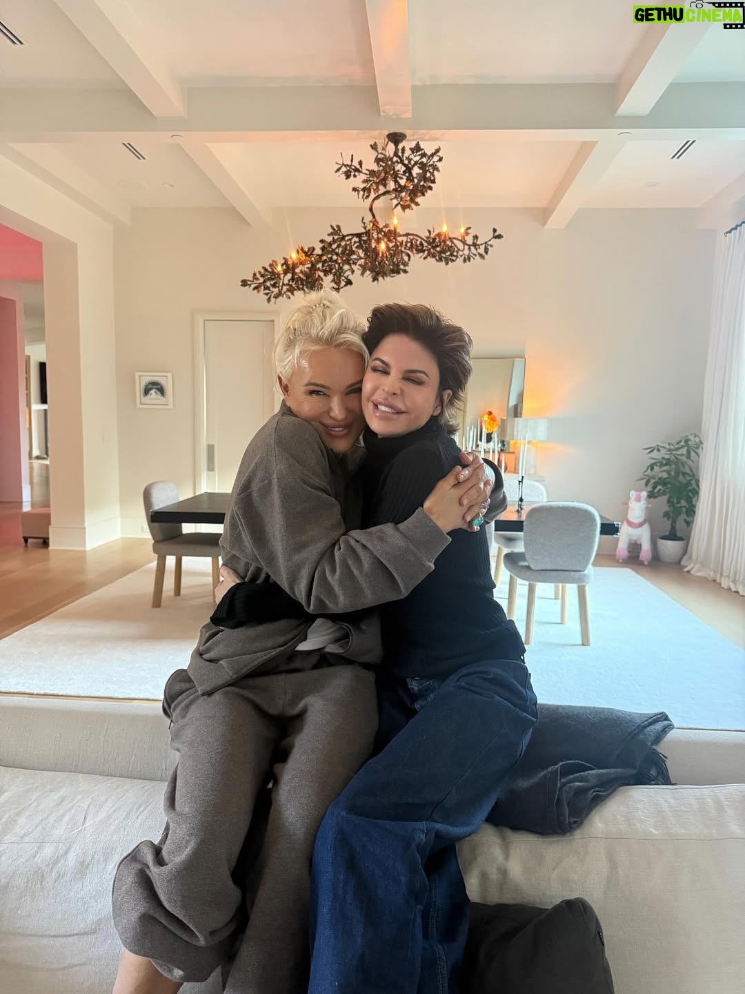 Sanela Diana Jenkins - 7.7K Likes - @lisarinna awww you are glowing  so happy to see you happy my dear friend . @eneyajenkins capturing a moment of 2 friends seeing each other after year apart 🥰❤️🥰