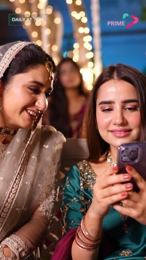 Saniya Shamshad Instagram - A little sneak peek of what’s happening behind the scenes 👀

Watch Drama Serial "Aik Bhool" Daily at 7 pm Only On Green TV Entertainment

#GreenPrime  #GreenTV #GreenEntertainment #AikBhool #SaniyaShamshad #AliAbbas #DaniaEnwer #HammadFarooqi #BTS #BehindTheScenes