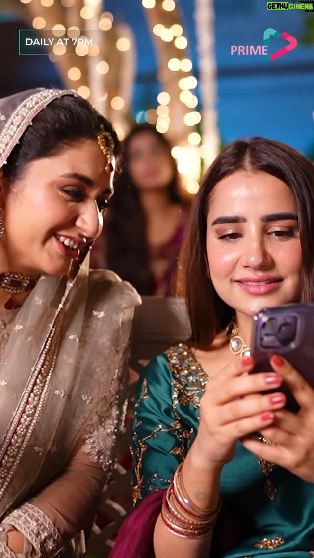 Saniya Shamshad - 10.9K Likes - A little sneak peek of what’s happening behind the scenes 👀

Watch Drama Serial "Aik Bhool" Daily at 7 pm Only On Green TV Entertainment

#GreenPrime  #GreenTV #GreenEntertainment #AikBhool #SaniyaShamshad #AliAbbas #DaniaEnwer #HammadFarooqi #BTS #BehindTheScenes