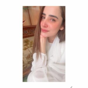 Saniya Shamshad Instagram - I miss you Taya abbu 😎😛😁🙈

#chaalbaaz #aiza 💃🏻