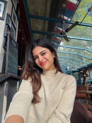 Sanjana Krishnamoorthy Instagram - Saying bye-bye to October w a long overdue dump from September 🍕❤️🗼