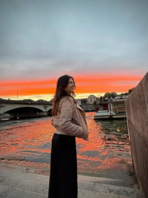 Sanjana Krishnamoorthy Instagram - 📍Seine
📷 @niru.vaish