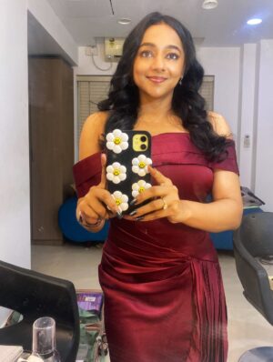 Santhy Balachandran Instagram - The photographs that didn’t make the cover, and the mini army that glammed me up 💃🏻✨

Extra love to Priyanka & Nimmy Chechi for customising the dress ❤️ And squishes for Femy Chechi & Banana for easing me outside my comfort zone with make up & hair ❤️

@vanithamagazine 

Photography: @sreekanth_kalarickal
Styling: @stylestoriesbypriyanka
Costume: @chariskairos_
Hair & Make Up: @femy_antony__ & @aswin__ixh 
Text: @vrjyothish 
Colour Grading: @michaelaerathedathu
BTS & Edit: @anoop_ashokan_art
Art: @shibumaradu