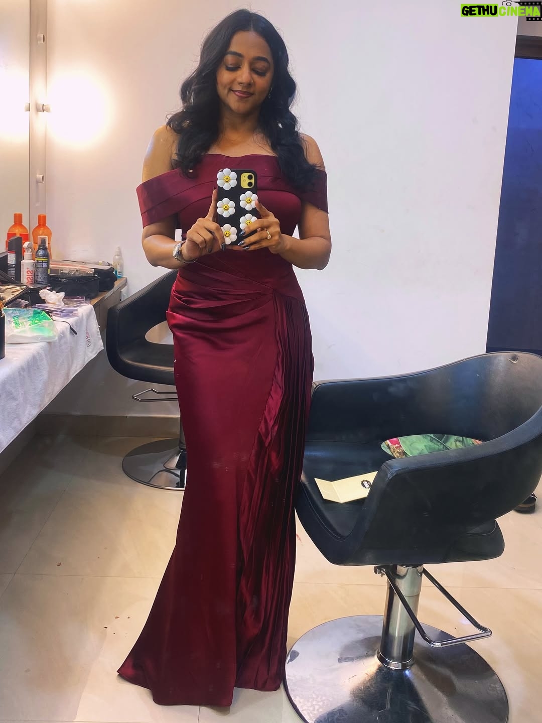 Santhy Balachandran - 22K Likes - The photographs that didn’t make the cover, and the mini army that glammed me up 💃🏻✨

Extra love to Priyanka & Nimmy Chechi for customising the dress ❤️ And squishes for Femy Chechi & Banana for easing me outside my comfort zone with make up & hair ❤️

@vanithamagazine 

Photography: @sreekanth_kalarickal
Styling: @stylestoriesbypriyanka
Costume: @chariskairos_
Hair & Make Up: @femy_antony__ & @aswin__ixh 
Text: @vrjyothish 
Colour Grading: @michaelaerathedathu
BTS & Edit: @anoop_ashokan_art
Art: @shibumaradu