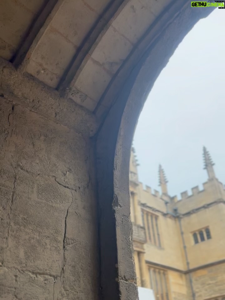 Santhy Balachandran - 63.7K Likes - When two of my worlds collided: a kutti subset of Team Lokah at University of Oxford. A little lost for words because this was not something I ever imagined. I guess life has a way of surprising us… Grateful for all the twists of fate that led to this day when some core memories were made 🤍

#teamlokah #universityofoxford
