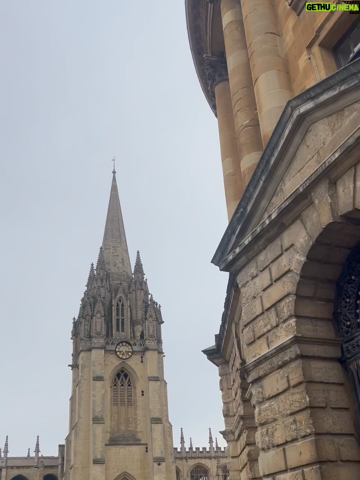 Santhy Balachandran - 63.7K Likes - When two of my worlds collided: a kutti subset of Team Lokah at University of Oxford. A little lost for words because this was not something I ever imagined. I guess life has a way of surprising us… Grateful for all the twists of fate that led to this day when some core memories were made 🤍

#teamlokah #universityofoxford