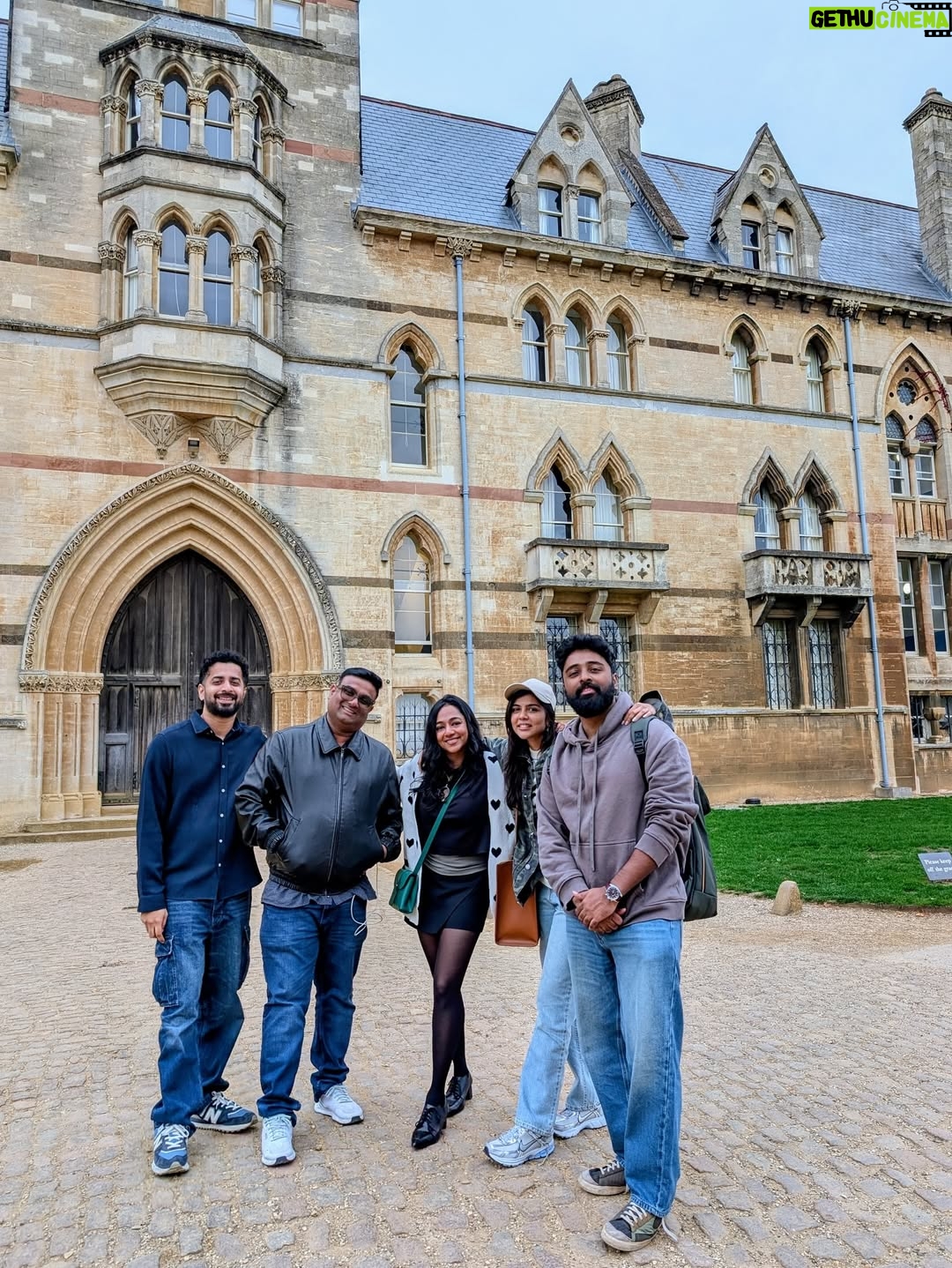 Santhy Balachandran - 63.7K Likes - When two of my worlds collided: a kutti subset of Team Lokah at University of Oxford. A little lost for words because this was not something I ever imagined. I guess life has a way of surprising us… Grateful for all the twists of fate that led to this day when some core memories were made 🤍

#teamlokah #universityofoxford
