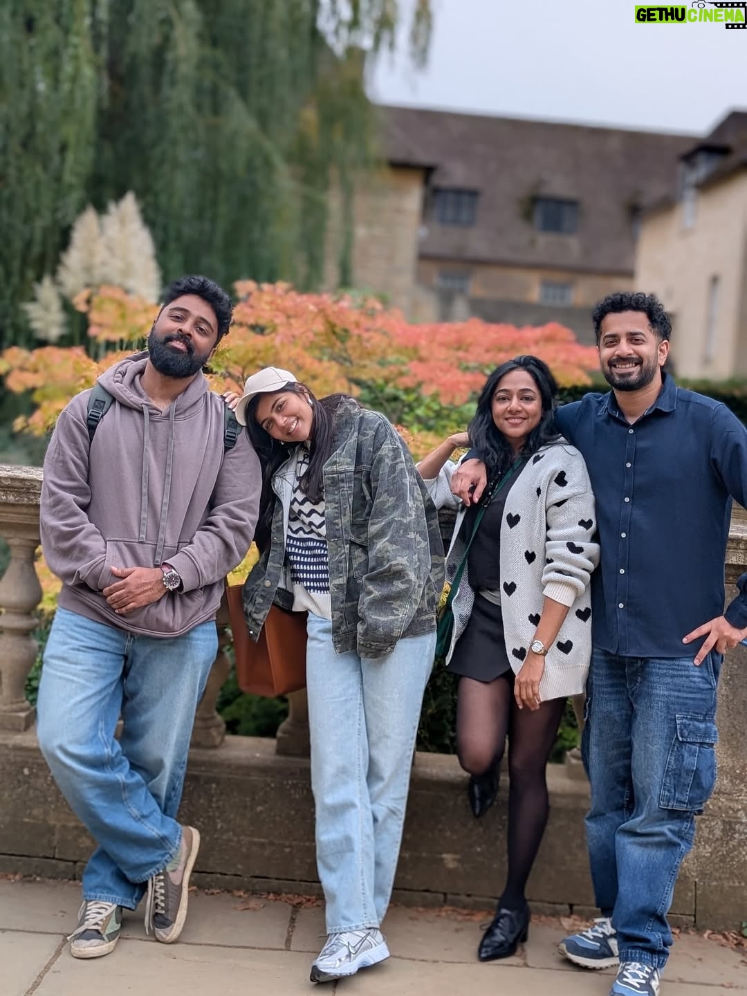 Santhy Balachandran - 63.7K Likes - When two of my worlds collided: a kutti subset of Team Lokah at University of Oxford. A little lost for words because this was not something I ever imagined. I guess life has a way of surprising us… Grateful for all the twists of fate that led to this day when some core memories were made 🤍

#teamlokah #universityofoxford