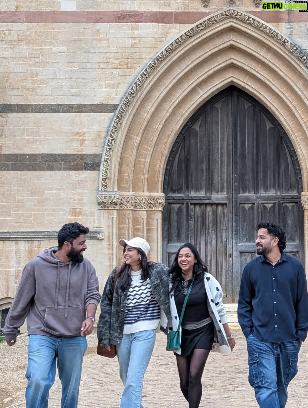 Santhy Balachandran - 63.7K Likes - When two of my worlds collided: a kutti subset of Team Lokah at University of Oxford. A little lost for words because this was not something I ever imagined. I guess life has a way of surprising us… Grateful for all the twists of fate that led to this day when some core memories were made 🤍

#teamlokah #universityofoxford