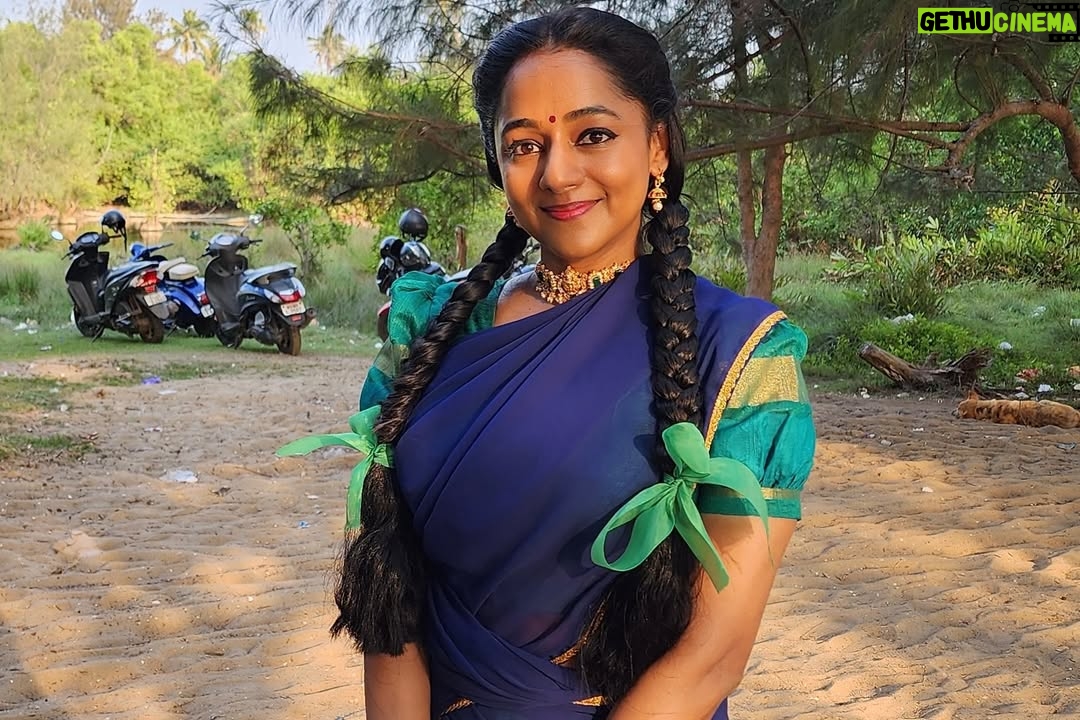 Santhy Balachandran - 19.1K Likes - Kingini 😊 My first thought when @krishand_ offered me this part in 4.5 Sangham was: I need to have a Kingini in my filmography! Playing her through three stages of her life as her equation with Arikuttan played by @sanjusivram evolves was a lot of fun. And those braces in her school girl era were hands down the most expensive accessory I have ever used in my career. Swipe through to post 7 if you want to see me making a fool of myself practising for the Premalatha ad — based on the iconic Vanamala soap ad. Fun fact: My Amma’s name is Premalatha, so I brought her one of the props as a present to pose with 😊 Even though Kingini has very little screen time, I thoroughly enjoyed playing her and getting to work with some wonderful people. Huge thanks to Krishand for making me a small part of this colourful and crazy world he created with his stellar cast and crew. Special thanks to @arshadvarkala_makeup_artist and team, @oruhautekadha and @divyaa_joby for taking Kingini through her school and college days to her bridal look. 

It’s been lovely to see 4.5 Sangham slowly but steadily finding its audience. Do try streaming it on @sonylivindia — you might just enjoy this whacky story about a bunch of small time criminals who set out to immortalise themselves in the pages of a novel 😊

#fourandhalfgang #krishand