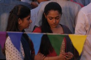 Santhy Balachandran Instagram - Kingini 😊 My first thought when @krishand_ offered me this part in 4.5 Sangham was: I need to have a Kingini in my filmography! Playing her through three stages of her life as her equation with Arikuttan played by @sanjusivram evolves was a lot of fun. And those braces in her school girl era were hands down the most expensive accessory I have ever used in my career. Swipe through to post 7 if you want to see me making a fool of myself practising for the Premalatha ad — based on the iconic Vanamala soap ad. Fun fact: My Amma’s name is Premalatha, so I brought her one of the props as a present to pose with 😊 Even though Kingini has very little screen time, I thoroughly enjoyed playing her and getting to work with some wonderful people. Huge thanks to Krishand for making me a small part of this colourful and crazy world he created with his stellar cast and crew. Special thanks to @arshadvarkala_makeup_artist and team, @oruhautekadha and @divyaa_joby for taking Kingini through her school and college days to her bridal look. 

It’s been lovely to see 4.5 Sangham slowly but steadily finding its audience. Do try streaming it on @sonylivindia — you might just enjoy this whacky story about a bunch of small time criminals who set out to immortalise themselves in the pages of a novel 😊

#fourandhalfgang #krishand