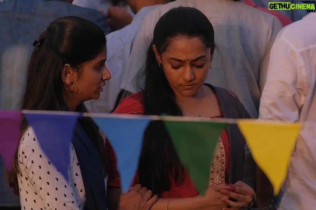 Santhy Balachandran - 19.1K Likes - Kingini 😊 My first thought when @krishand_ offered me this part in 4.5 Sangham was: I need to have a Kingini in my filmography! Playing her through three stages of her life as her equation with Arikuttan played by @sanjusivram evolves was a lot of fun. And those braces in her school girl era were hands down the most expensive accessory I have ever used in my career. Swipe through to post 7 if you want to see me making a fool of myself practising for the Premalatha ad — based on the iconic Vanamala soap ad. Fun fact: My Amma’s name is Premalatha, so I brought her one of the props as a present to pose with 😊 Even though Kingini has very little screen time, I thoroughly enjoyed playing her and getting to work with some wonderful people. Huge thanks to Krishand for making me a small part of this colourful and crazy world he created with his stellar cast and crew. Special thanks to @arshadvarkala_makeup_artist and team, @oruhautekadha and @divyaa_joby for taking Kingini through her school and college days to her bridal look. 

It’s been lovely to see 4.5 Sangham slowly but steadily finding its audience. Do try streaming it on @sonylivindia — you might just enjoy this whacky story about a bunch of small time criminals who set out to immortalise themselves in the pages of a novel 😊

#fourandhalfgang #krishand