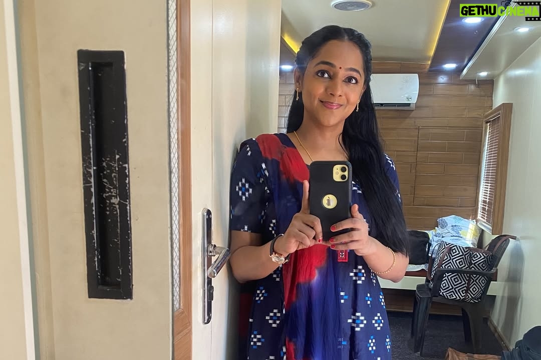 Santhy Balachandran - 19.1K Likes - Kingini 😊 My first thought when @krishand_ offered me this part in 4.5 Sangham was: I need to have a Kingini in my filmography! Playing her through three stages of her life as her equation with Arikuttan played by @sanjusivram evolves was a lot of fun. And those braces in her school girl era were hands down the most expensive accessory I have ever used in my career. Swipe through to post 7 if you want to see me making a fool of myself practising for the Premalatha ad — based on the iconic Vanamala soap ad. Fun fact: My Amma’s name is Premalatha, so I brought her one of the props as a present to pose with 😊 Even though Kingini has very little screen time, I thoroughly enjoyed playing her and getting to work with some wonderful people. Huge thanks to Krishand for making me a small part of this colourful and crazy world he created with his stellar cast and crew. Special thanks to @arshadvarkala_makeup_artist and team, @oruhautekadha and @divyaa_joby for taking Kingini through her school and college days to her bridal look. 

It’s been lovely to see 4.5 Sangham slowly but steadily finding its audience. Do try streaming it on @sonylivindia — you might just enjoy this whacky story about a bunch of small time criminals who set out to immortalise themselves in the pages of a novel 😊

#fourandhalfgang #krishand