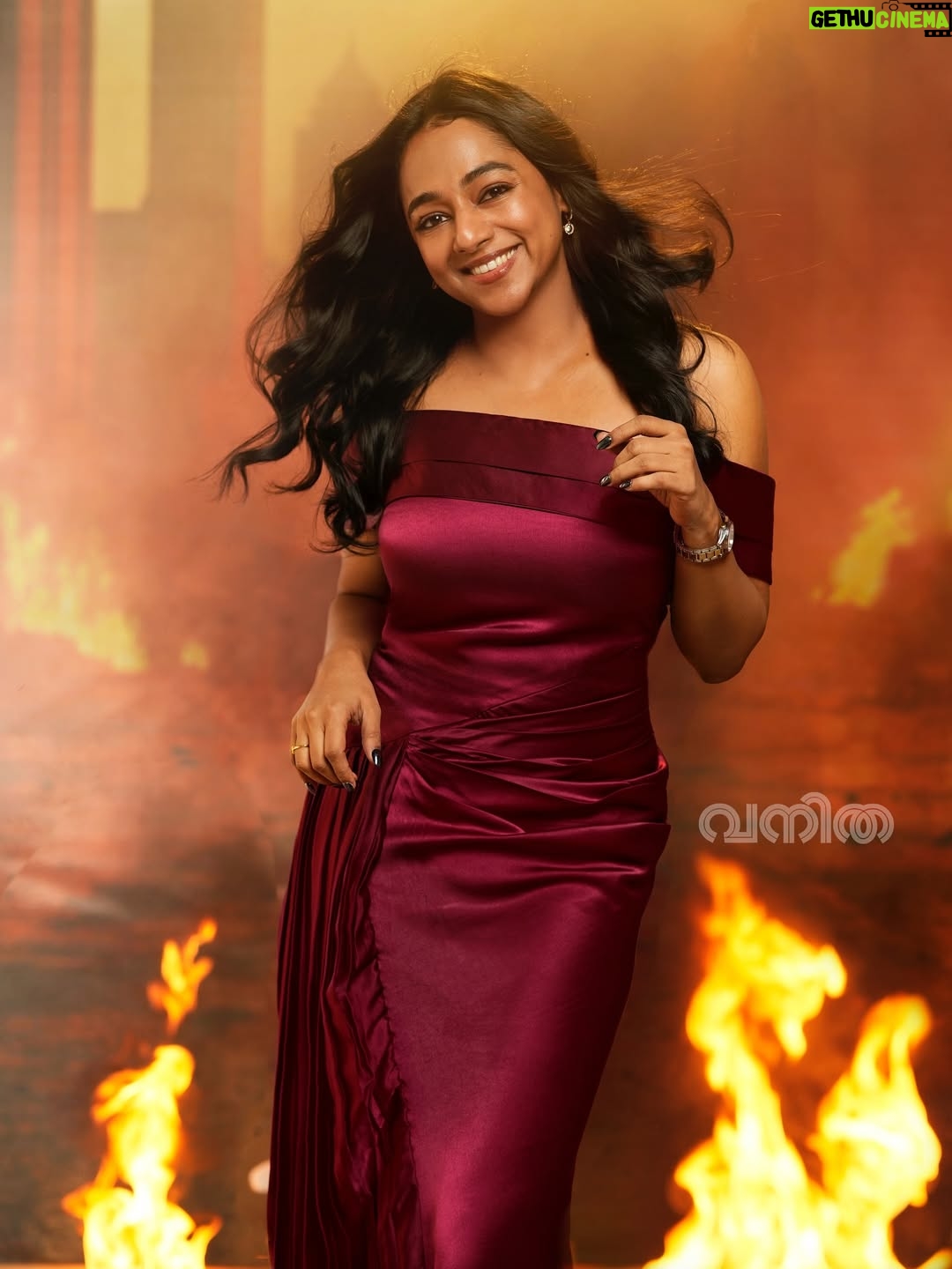 Santhy Balachandran - 22K Likes - The photographs that didn’t make the cover, and the mini army that glammed me up 💃🏻✨

Extra love to Priyanka & Nimmy Chechi for customising the dress ❤️ And squishes for Femy Chechi & Banana for easing me outside my comfort zone with make up & hair ❤️

@vanithamagazine 

Photography: @sreekanth_kalarickal
Styling: @stylestoriesbypriyanka
Costume: @chariskairos_
Hair & Make Up: @femy_antony__ & @aswin__ixh 
Text: @vrjyothish 
Colour Grading: @michaelaerathedathu
BTS & Edit: @anoop_ashokan_art
Art: @shibumaradu