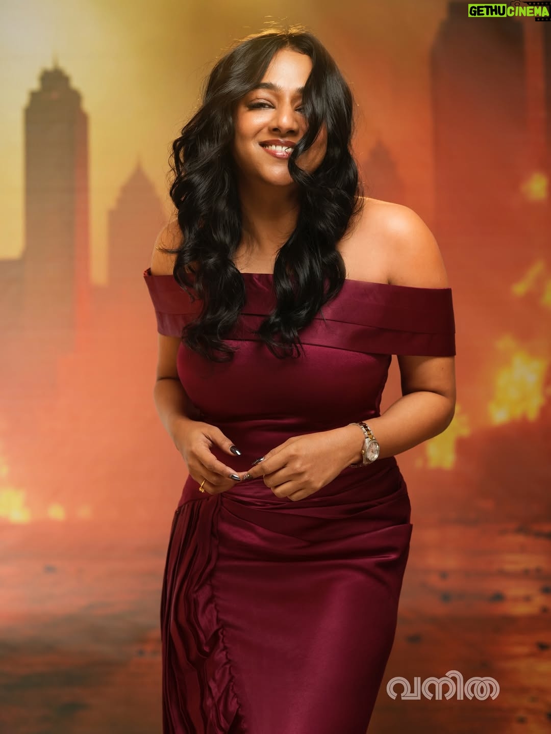 Santhy Balachandran - 22K Likes - The photographs that didn’t make the cover, and the mini army that glammed me up 💃🏻✨

Extra love to Priyanka & Nimmy Chechi for customising the dress ❤️ And squishes for Femy Chechi & Banana for easing me outside my comfort zone with make up & hair ❤️

@vanithamagazine 

Photography: @sreekanth_kalarickal
Styling: @stylestoriesbypriyanka
Costume: @chariskairos_
Hair & Make Up: @femy_antony__ & @aswin__ixh 
Text: @vrjyothish 
Colour Grading: @michaelaerathedathu
BTS & Edit: @anoop_ashokan_art
Art: @shibumaradu
