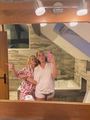 Saoirse-Monica Jackson Instagram - The Best Weekend with the Most Gorgeous people . Im so lucky to have such amazing friends & family  especially @hollymdolly & @_amberjackson1 for pulling out all the stops for me. Love you all 💖.INCREDIBLE 🥺👰💒💜xxxxxx