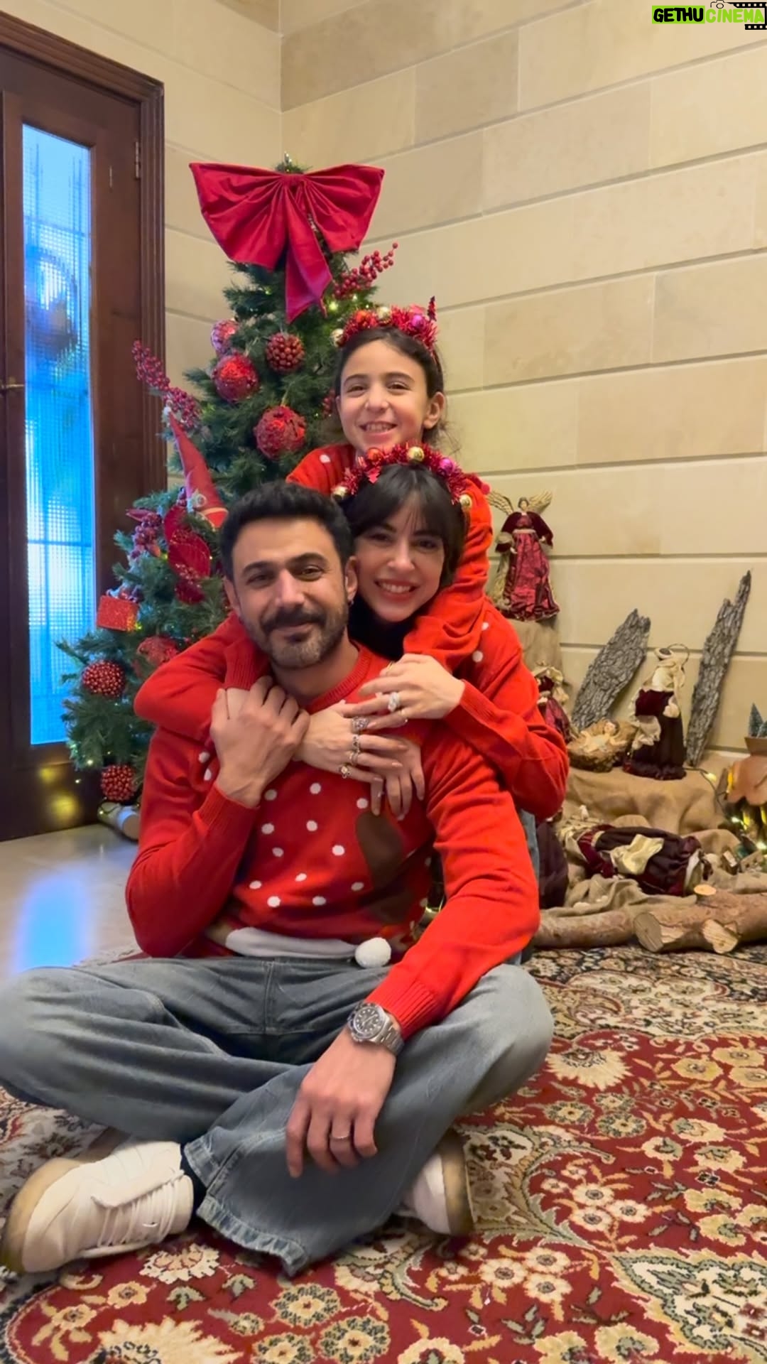 Sara Abi Kanaan - 59.6K Likes - Merry Christmas from us to yours 🎄