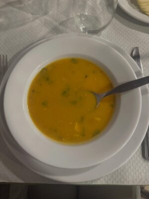 Sara Barradas Instagram - Photodump do fim-de-semana 🍂🍲🎭

Habemus Árvore 🎄❤️

P.S- Nunca tinha feito a árvore de saltos altos, mas na sexta-feira deu-me a louca quando cheguei a casa e não descansei enquanto não terminei. Há uma primeira vez na vida para tudo 🤷🏻‍♀️