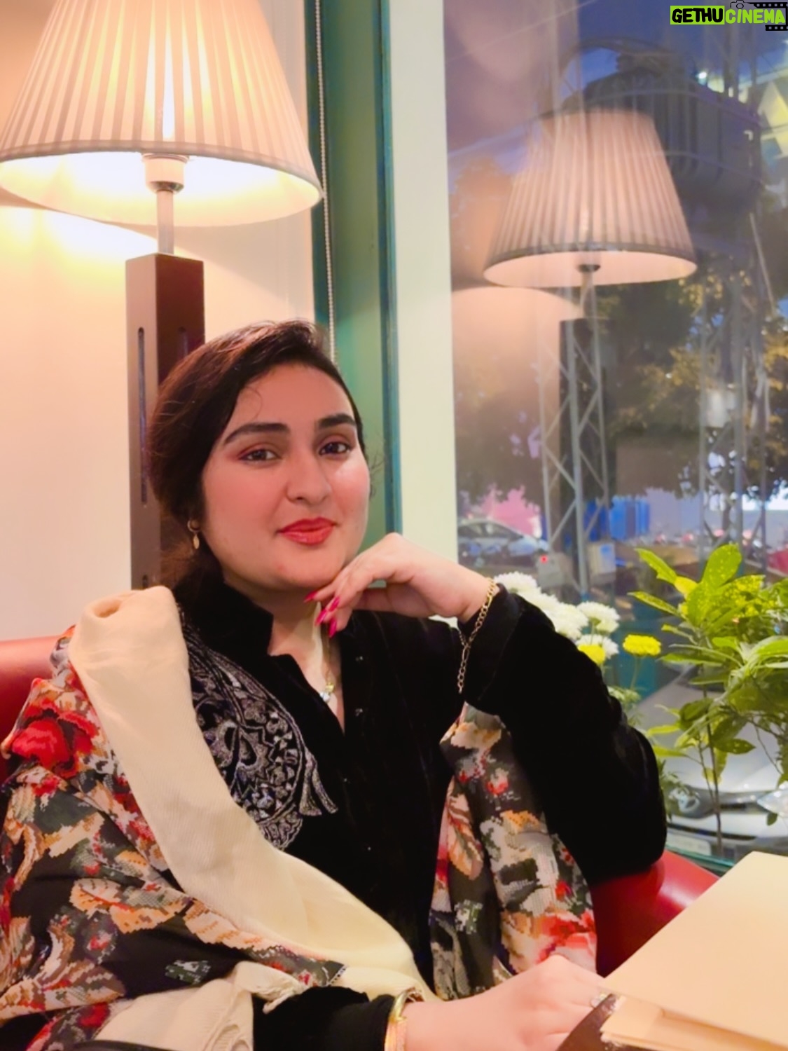 Sara Raza Khan - 7.3K Likes - ♠️