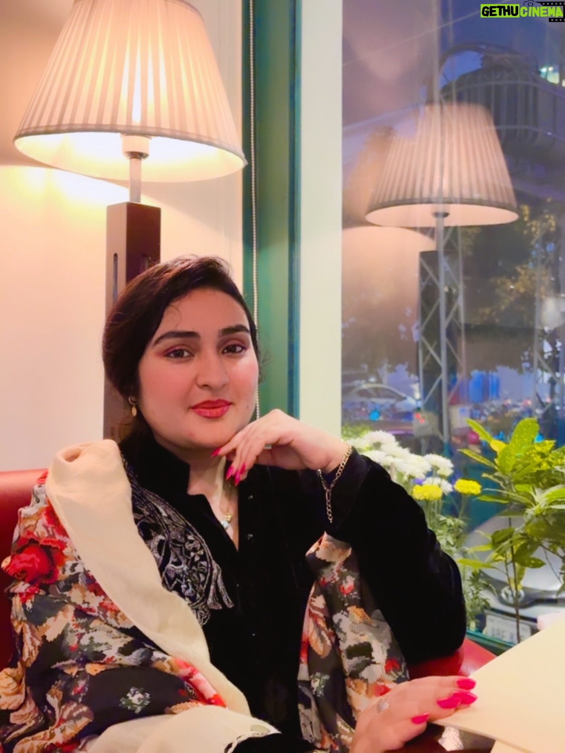 Sara Raza Khan - 7.3K Likes - ♠️