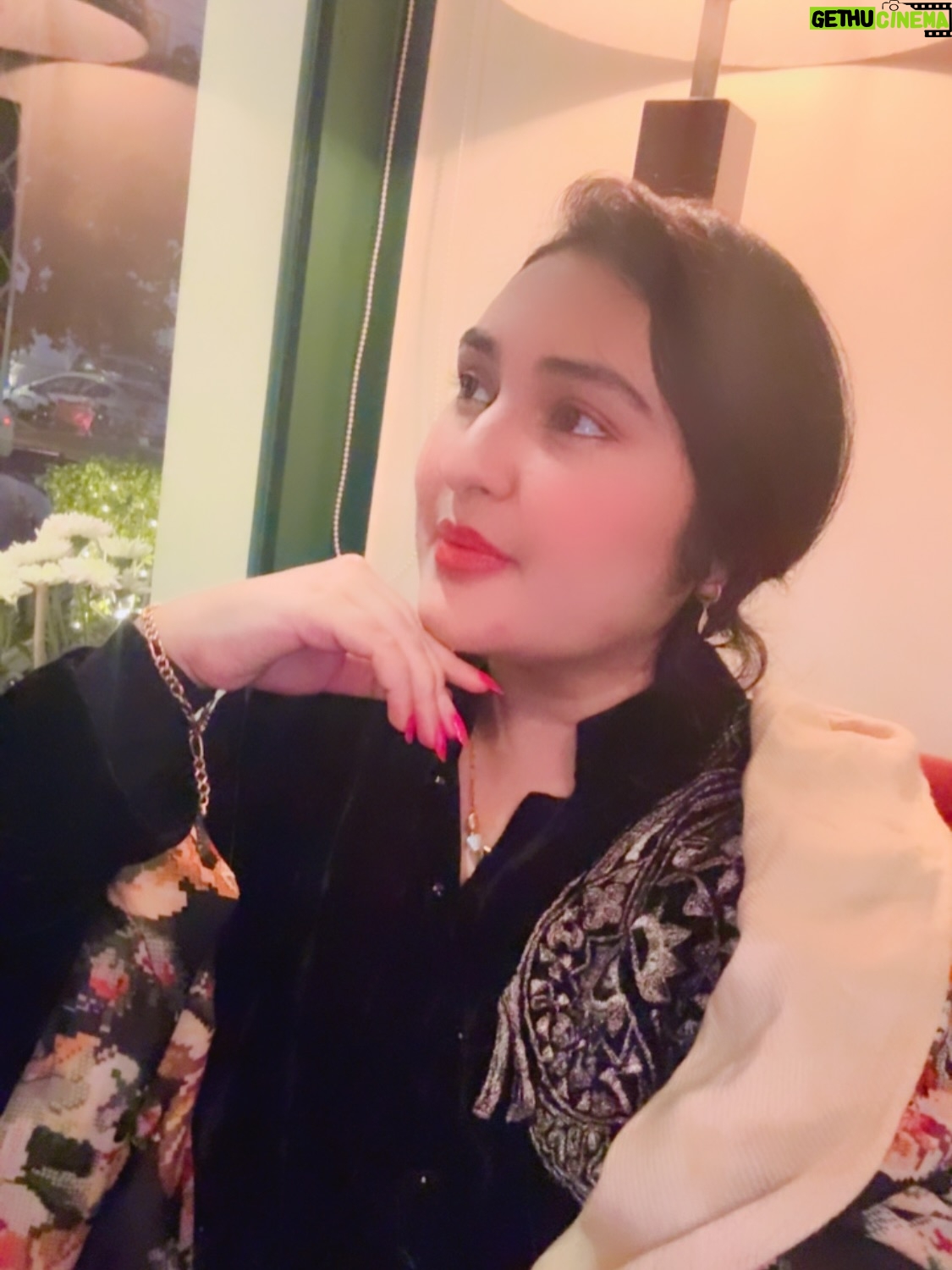 Sara Raza Khan - 7.3K Likes - ♠️