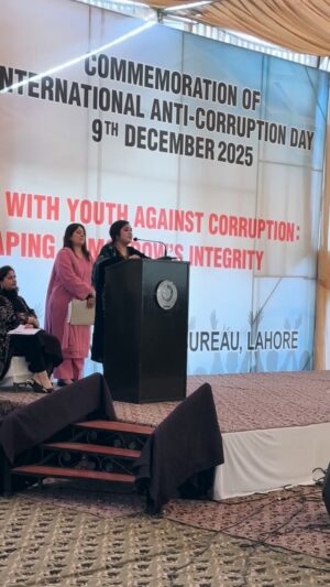 Sara Raza Khan Instagram - It wasn’t a “Speech” @ NAB EVENT more like what I really wanted to address the Students 😇 You May Listen to it carefully but never think of me coming into Politics 😇 #sararazakhan #musicianonly #musician