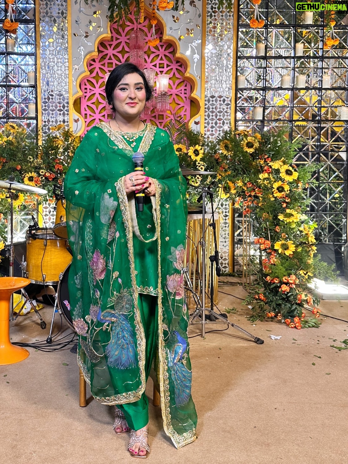 Sara Raza Khan - 1.2K Likes - Pure Bliss to Share my Music on Your Special Day 💕Clicks from Recent Sangeet Event Lahore!  #sararazakhan  Wearing my Most Favourite @saish_rimmsh 💚  #weddingseason #musica #musician #bliss
