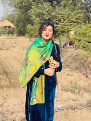 Sara Raza Khan Instagram - Pics from One Fine Sunny Afternoon of my Pyara Punjab 💛#punjabi #proudDesi