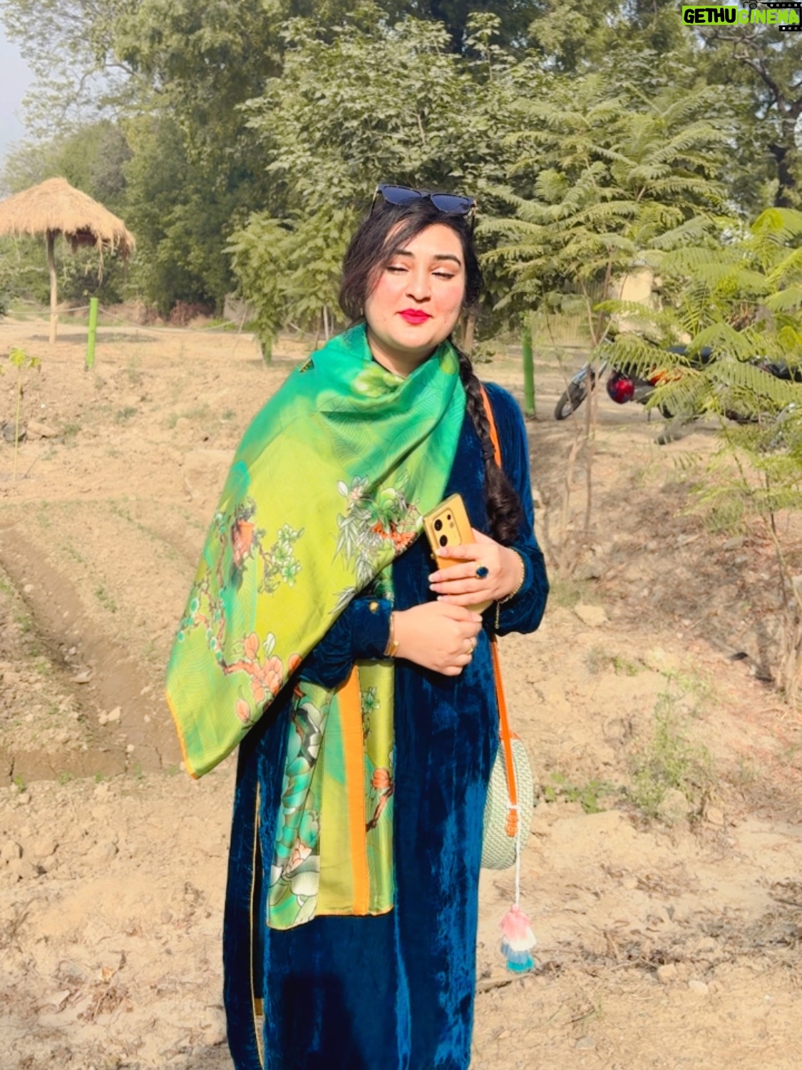 Sara Raza Khan - 2.7K Likes - Pics from One Fine Sunny Afternoon of my Pyara Punjab 💛#punjabi #proudDesi