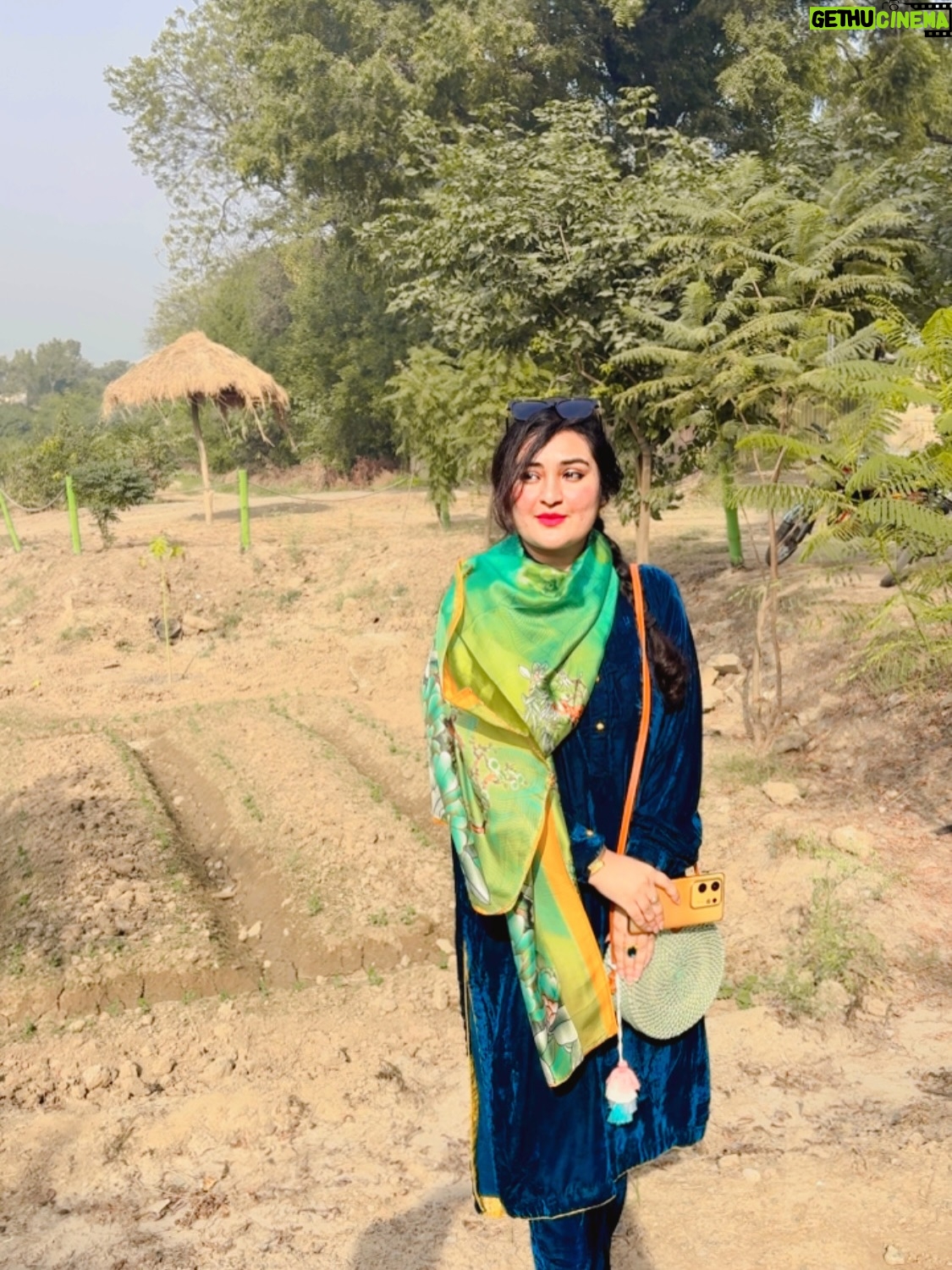 Sara Raza Khan - 2.7K Likes - Pics from One Fine Sunny Afternoon of my Pyara Punjab 💛#punjabi #proudDesi