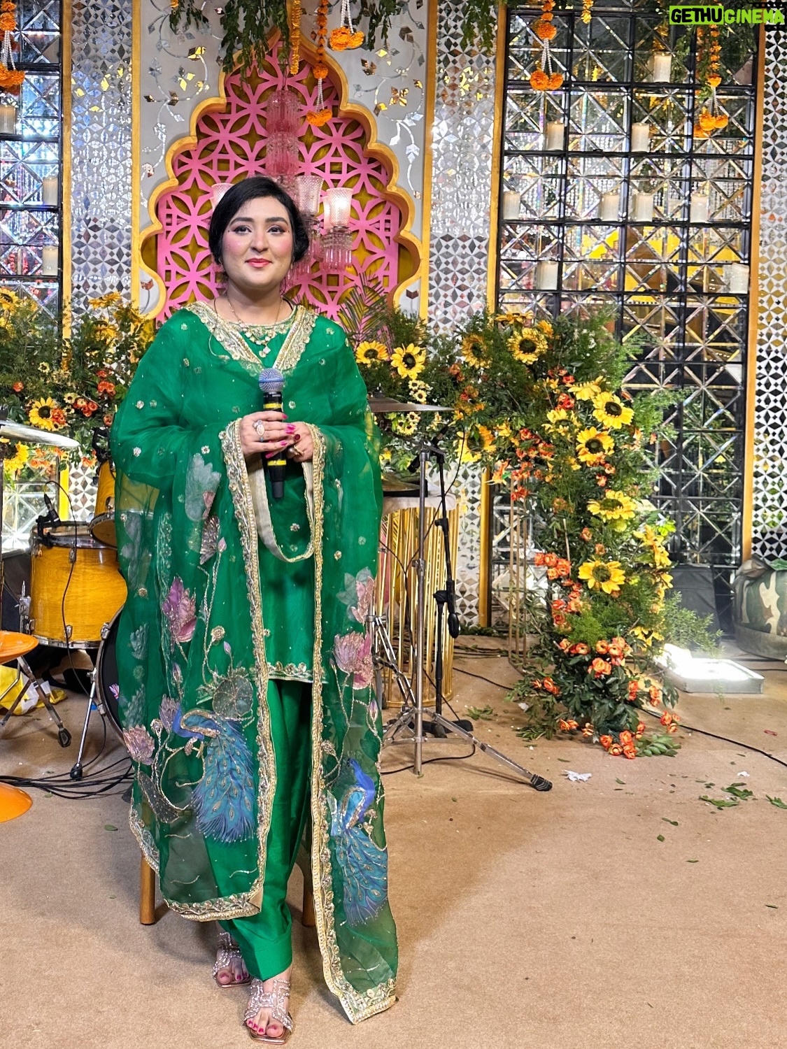 Sara Raza Khan - 1.2K Likes - Pure Bliss to Share my Music on Your Special Day 💕Clicks from Recent Sangeet Event Lahore!  #sararazakhan  Wearing my Most Favourite @saish_rimmsh 💚  #weddingseason #musica #musician #bliss