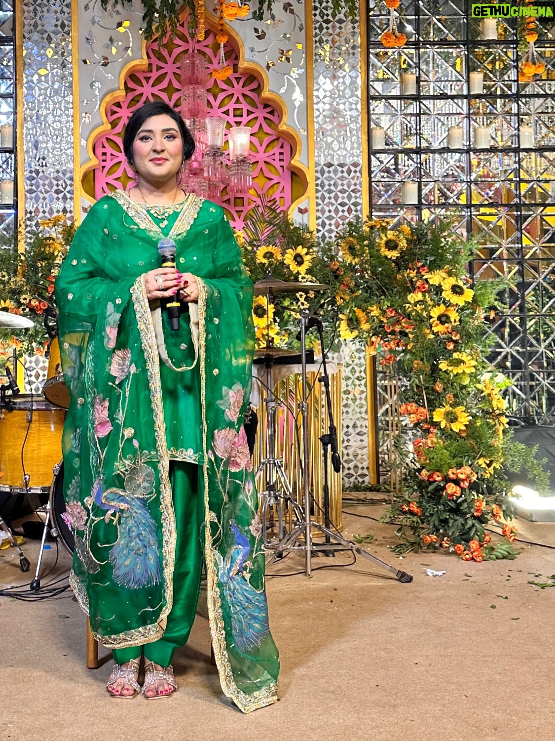 Sara Raza Khan - 1.2K Likes - Pure Bliss to Share my Music on Your Special Day 💕Clicks from Recent Sangeet Event Lahore!  #sararazakhan  Wearing my Most Favourite @saish_rimmsh 💚  #weddingseason #musica #musician #bliss
