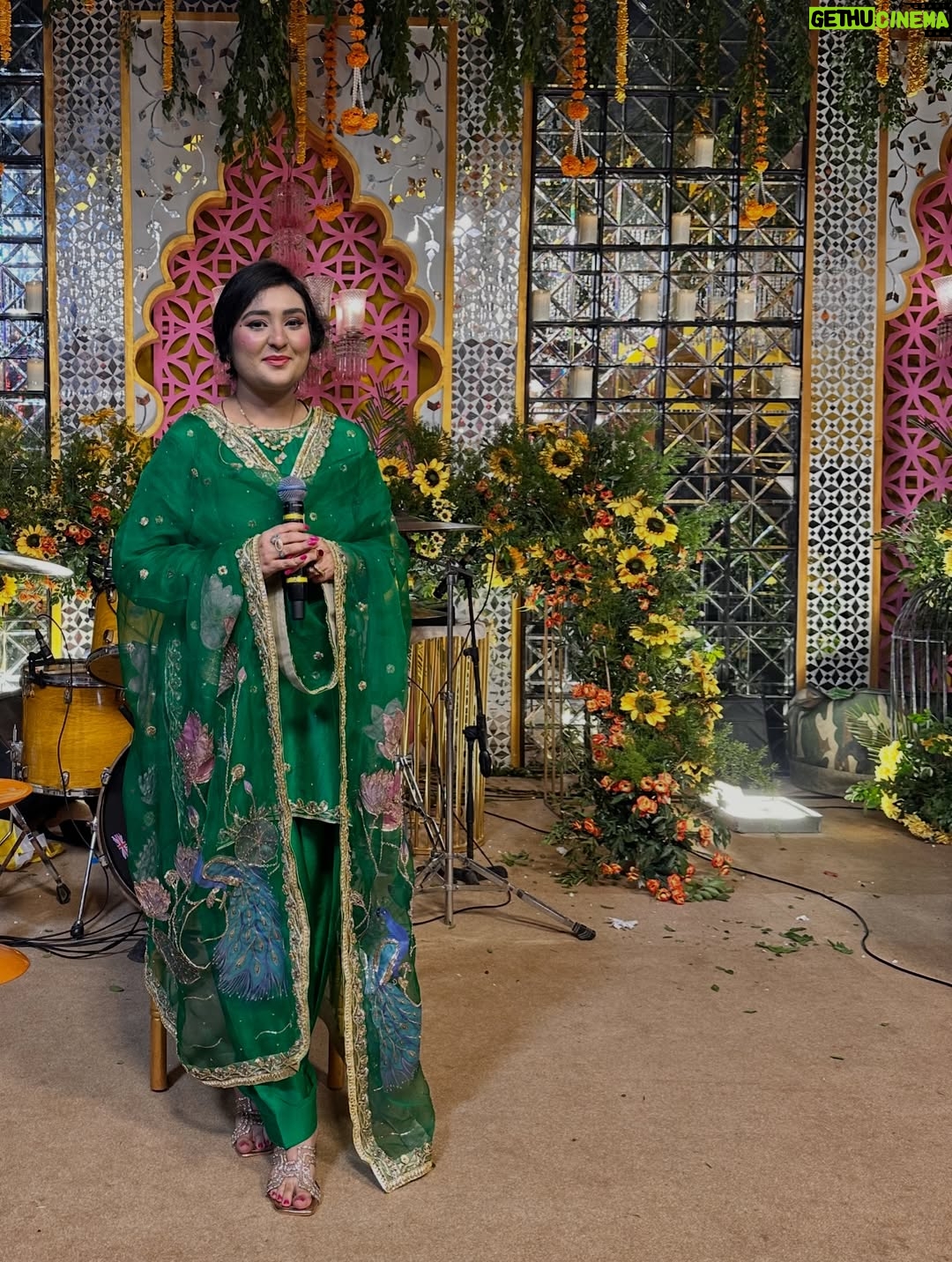 Sara Raza Khan - 1.2K Likes - Pure Bliss to Share my Music on Your Special Day 💕Clicks from Recent Sangeet Event Lahore!  #sararazakhan  Wearing my Most Favourite @saish_rimmsh 💚  #weddingseason #musica #musician #bliss