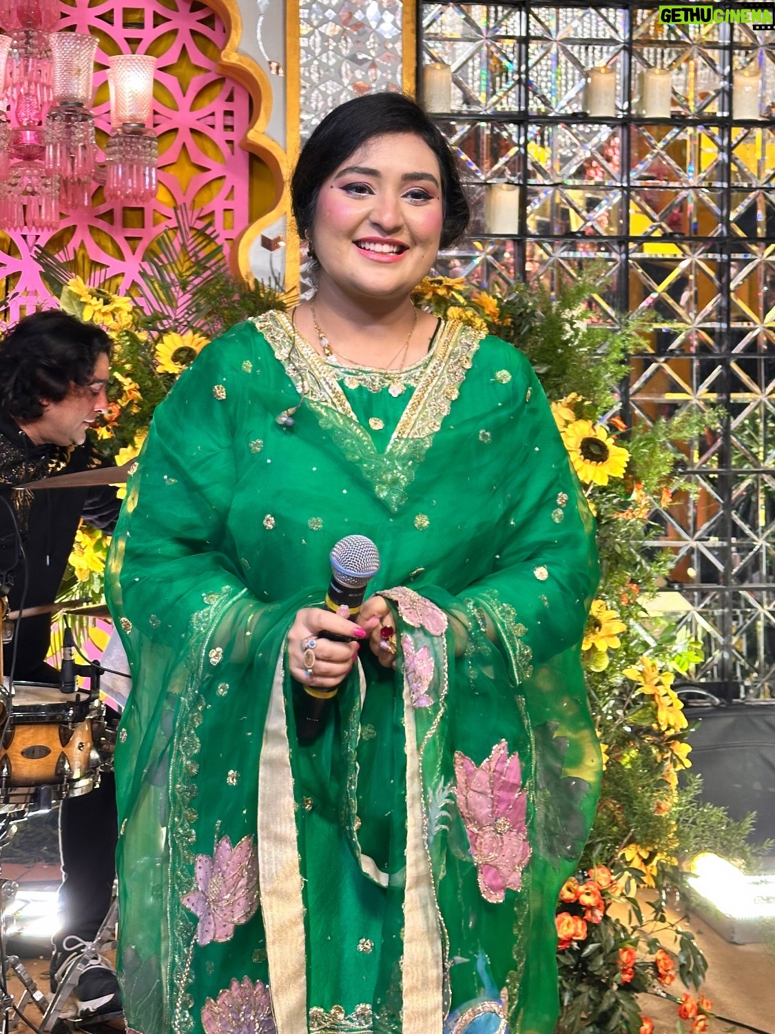 Sara Raza Khan - 1.2K Likes - Pure Bliss to Share my Music on Your Special Day 💕Clicks from Recent Sangeet Event Lahore!  #sararazakhan  Wearing my Most Favourite @saish_rimmsh 💚  #weddingseason #musica #musician #bliss