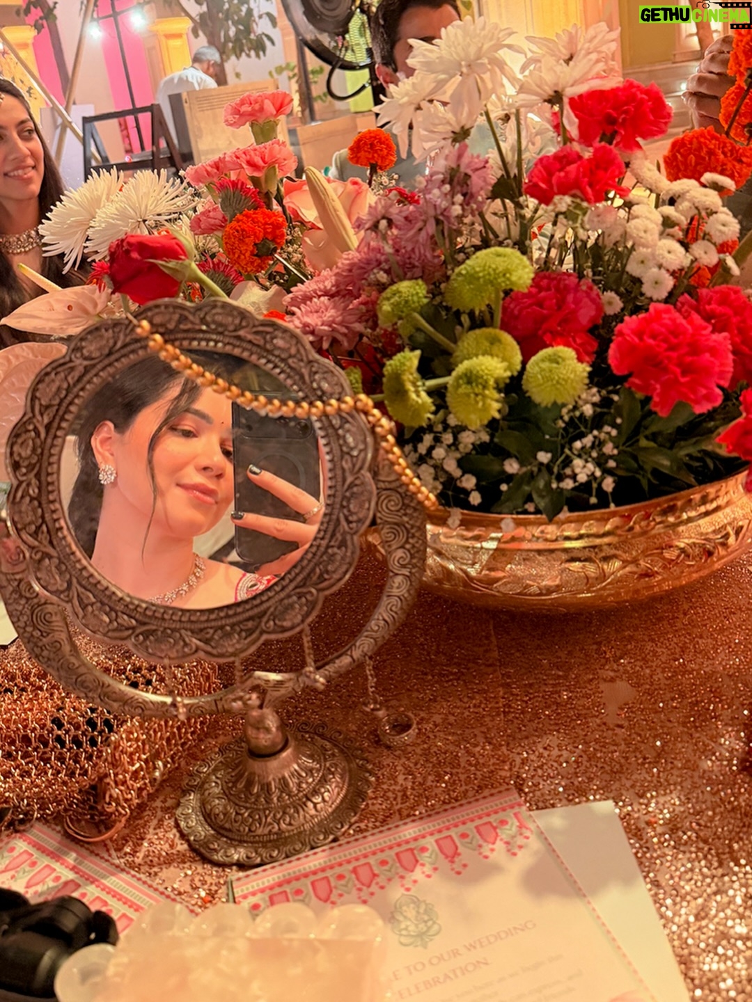 Sara Tendulkar - 1.5 Million Likes - डार्लिंग 💘