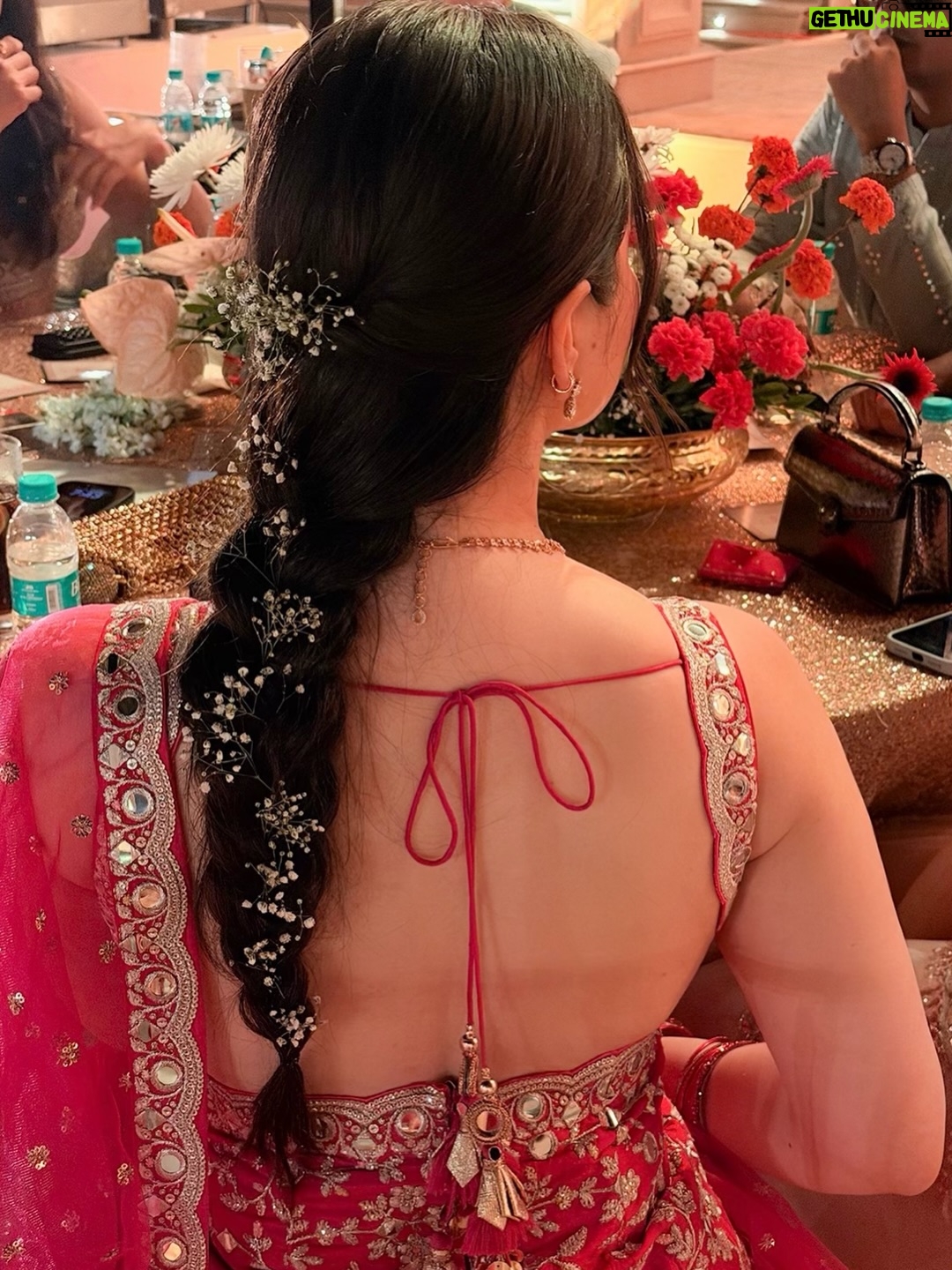 Sara Tendulkar - 1.5 Million Likes - डार्लिंग 💘