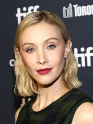 Sarah Gadon Instagram - Thank you @tiff_net I can’t wait to share this show with the rest of the world Sept 25th #wayward @netflixca