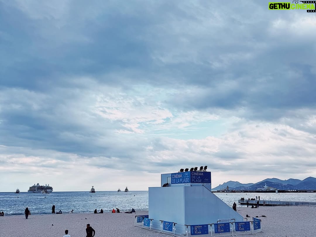 Sarah Gadon - 1.1K Likes - Dispatches from the Côte d’Azur