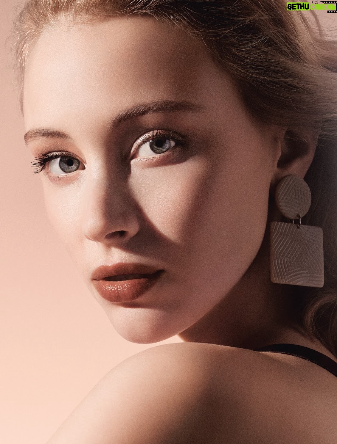 Sarah Gadon - 2.5K Likes - RIP Mr. Armani. Thank you for so many unforgettable experiences 🤍🕊️