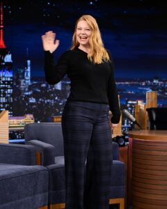 Sarah Snook Instagram - @sarah_snook is here to talk her new series All Her Fault tonight! #FallonTonight
📷 @toddowyoung