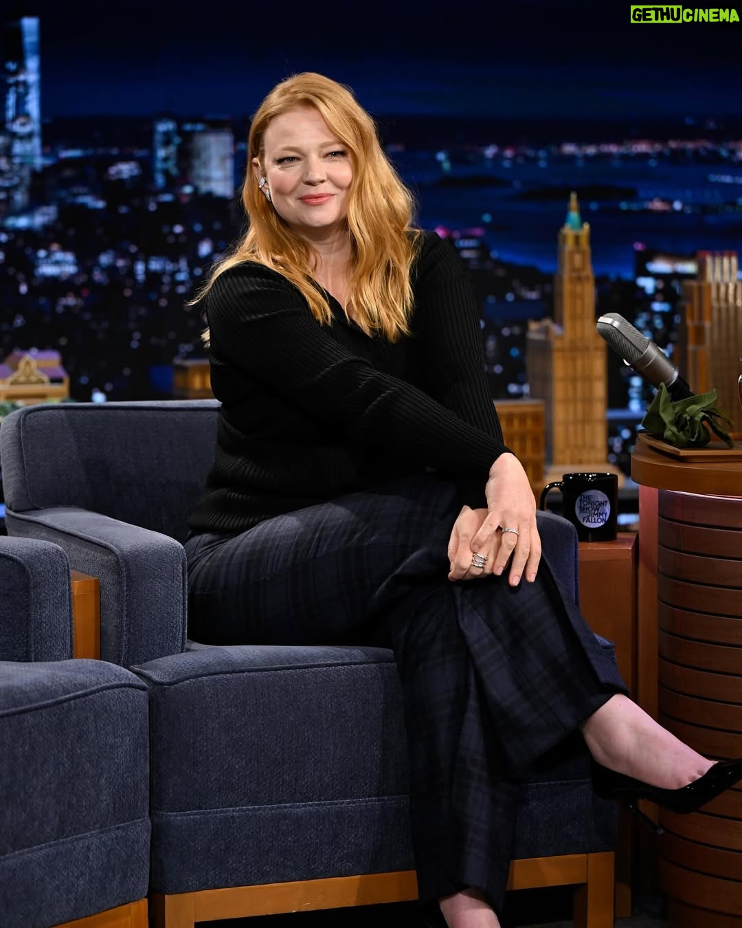 Sarah Snook - 16K Likes - @sarah_snook is here to talk her new series All Her Fault tonight! #FallonTonight 

📷 @toddowyoung